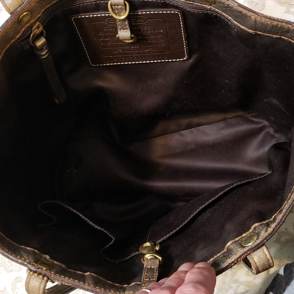 Chocolate & bronze Coach shoulder purse - Picture 7 of 16